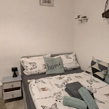 Kleine Sonnenstrahl-oase Апартаменты Frielendorf